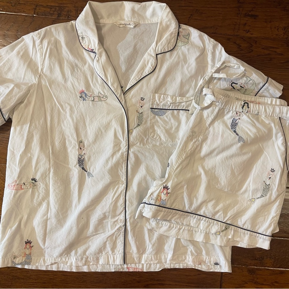 Printfresh Daughter’s of Triton Short Set size large